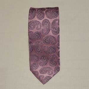 Elegant Paisley Silk Tie in Pink and Purple